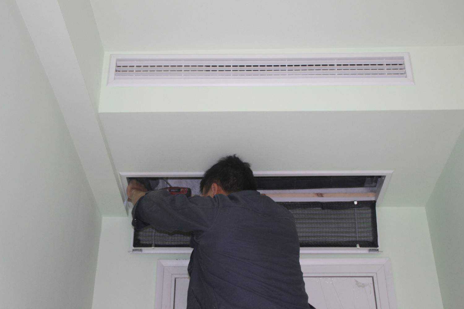 中央空调自己开了怎么回事